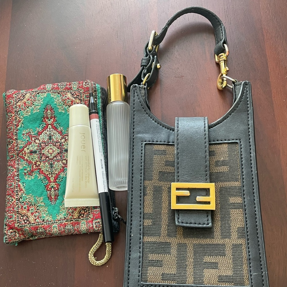 Fendi Black and Gold Designer Bag - Picture 6 of 15